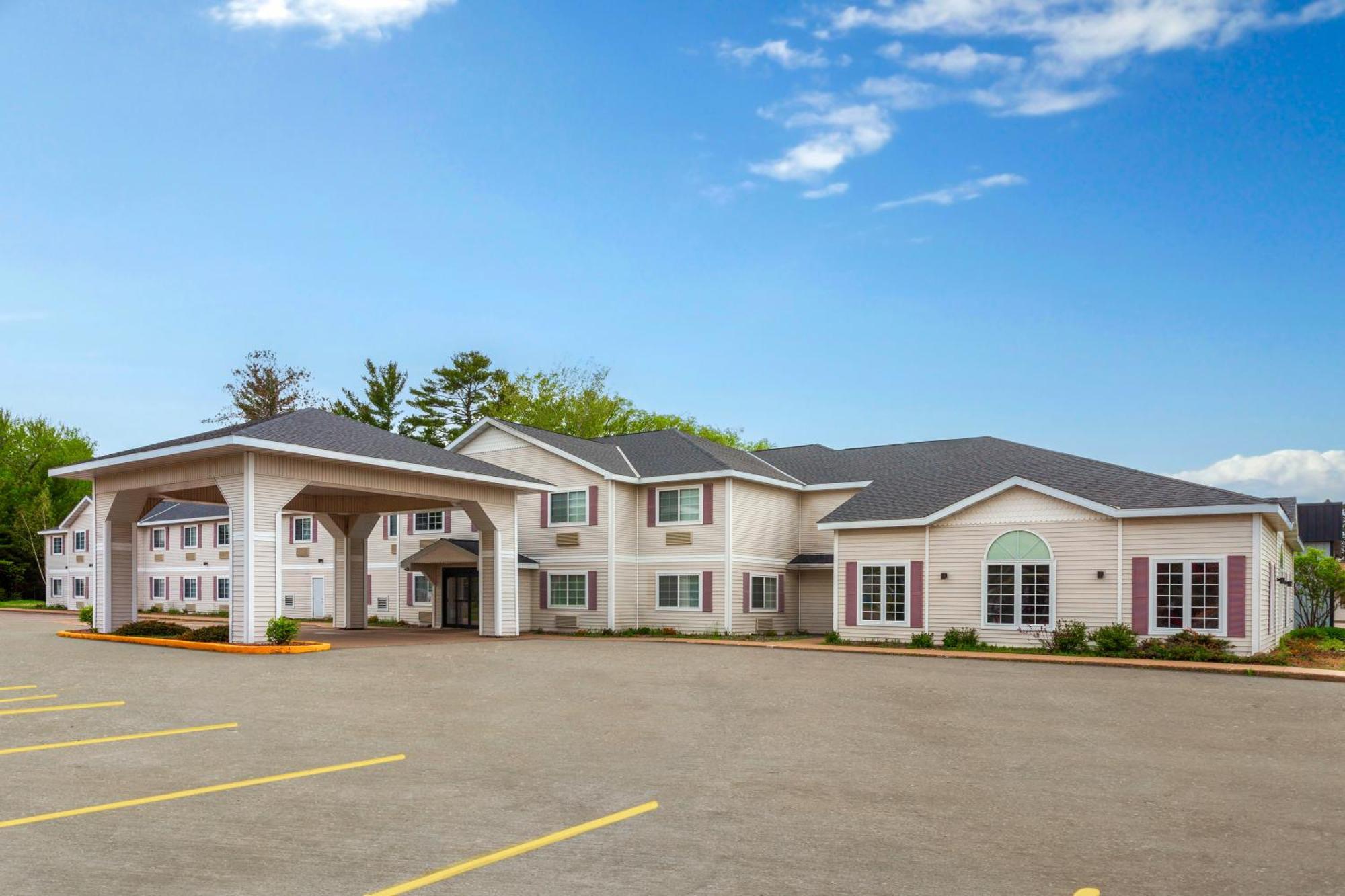 Americinn By Wyndham Eagle River Downtown Esterno foto