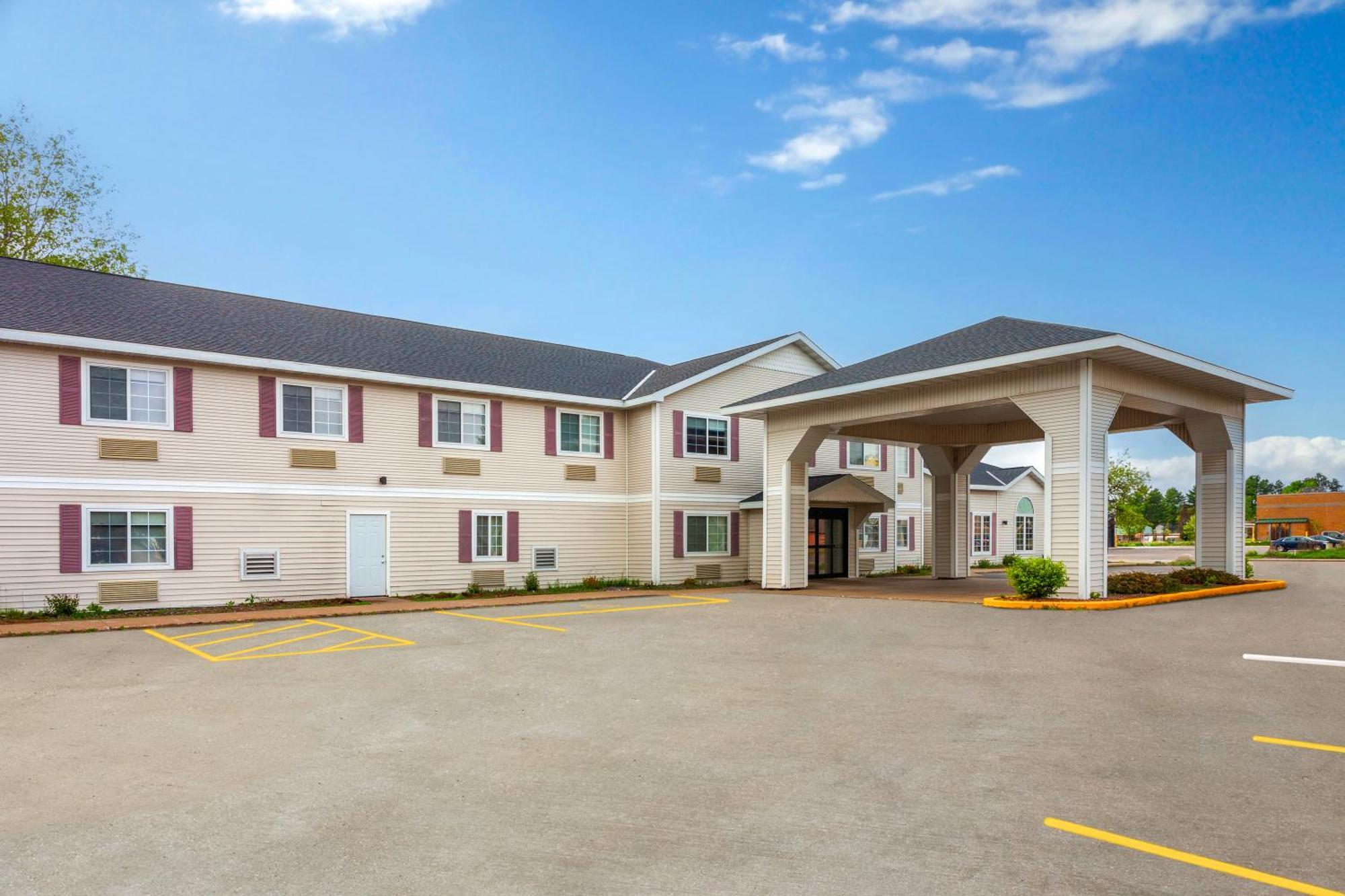 Americinn By Wyndham Eagle River Downtown Esterno foto