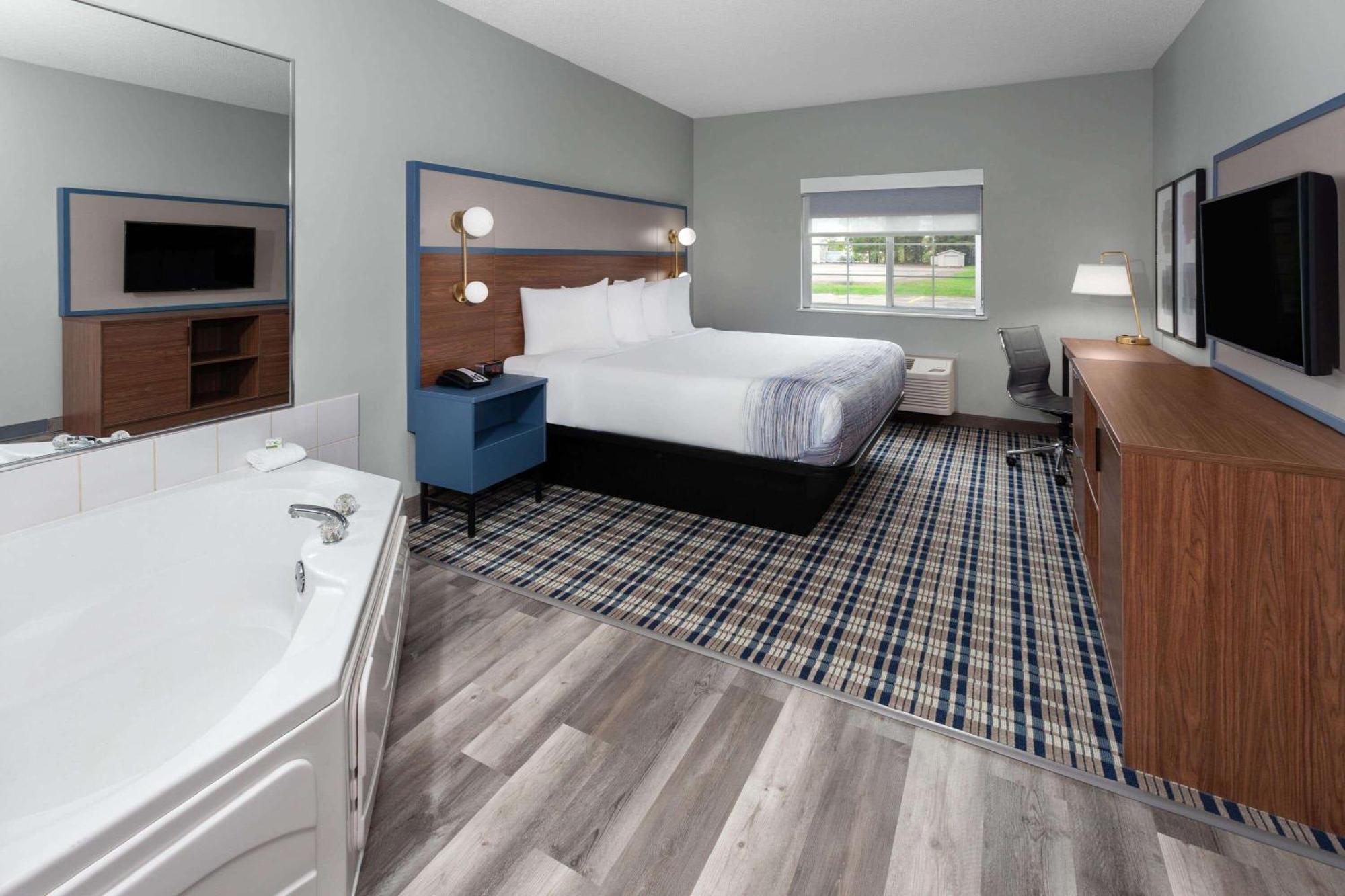 Americinn By Wyndham Eagle River Downtown Esterno foto